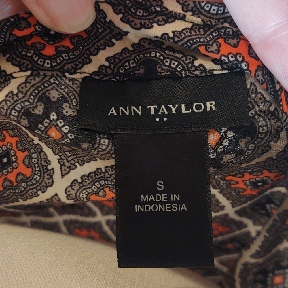 Ann Taylor Woman's Blouse - Picture 6 of 6